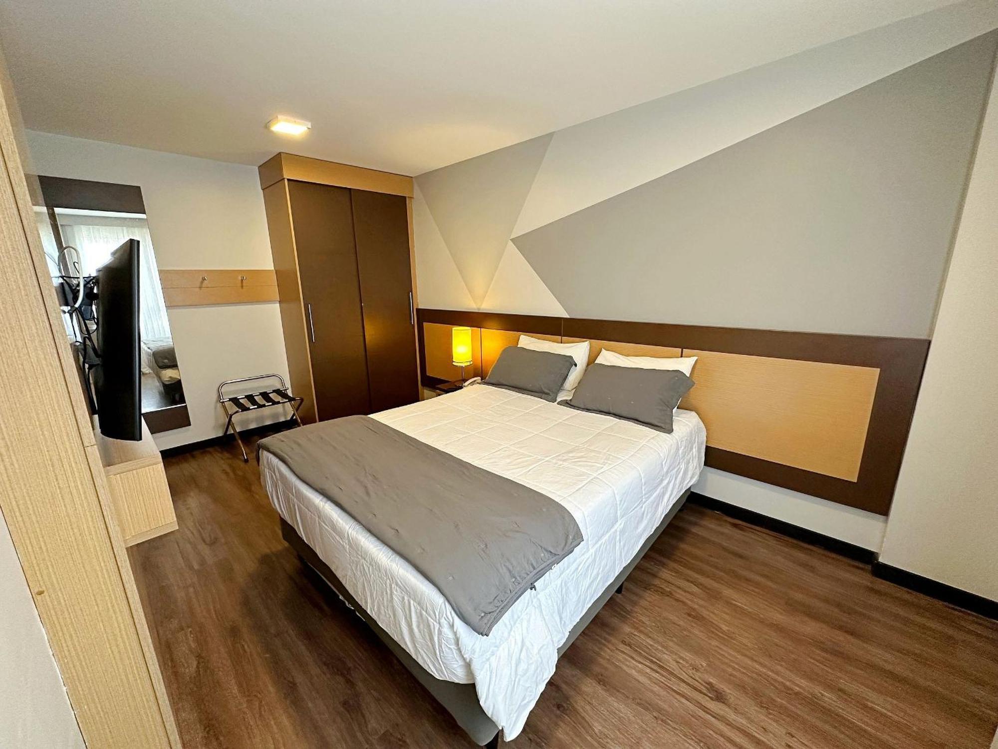 Central Park Flat Residence - Home Time ฟลอเรียนอโปลิส ภายนอก รูปภาพ
